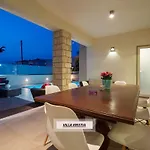 فيلة Kristia *