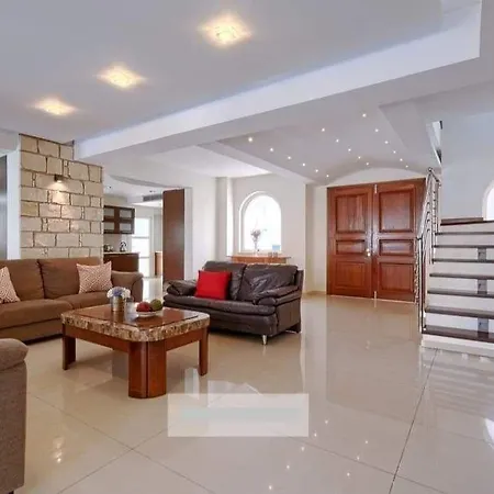 Kristia Villa *